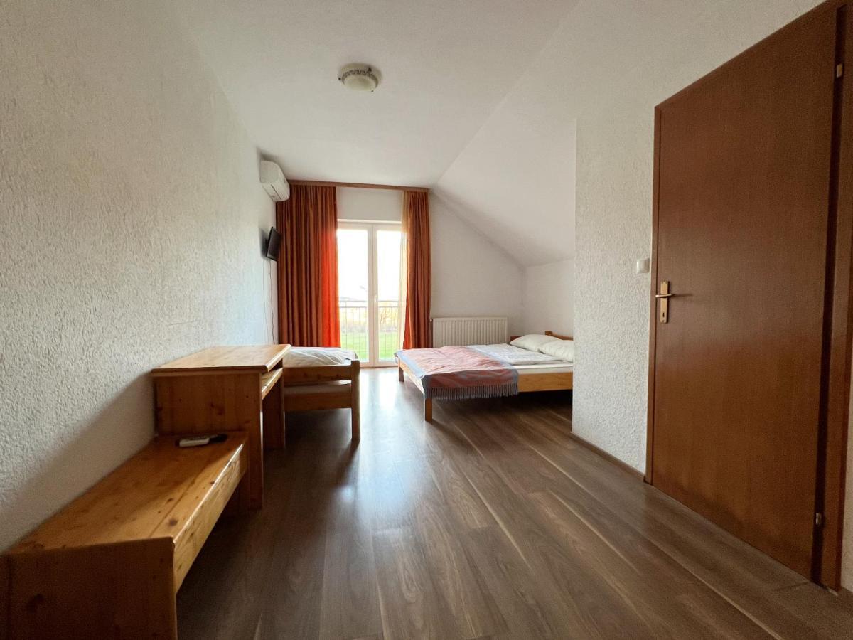 Hotel & Restaurant Babic Vranovaca Екстериор снимка