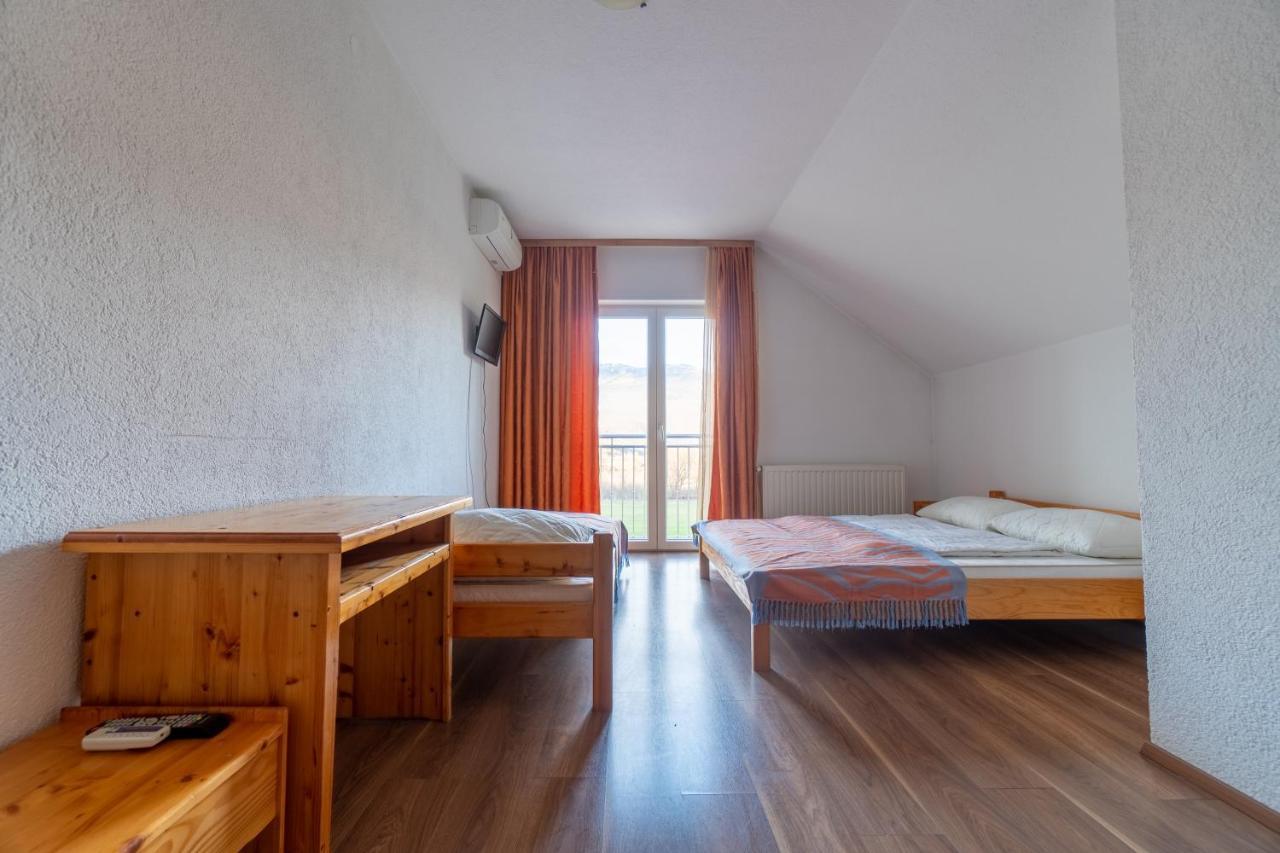 Hotel & Restaurant Babic Vranovaca Екстериор снимка